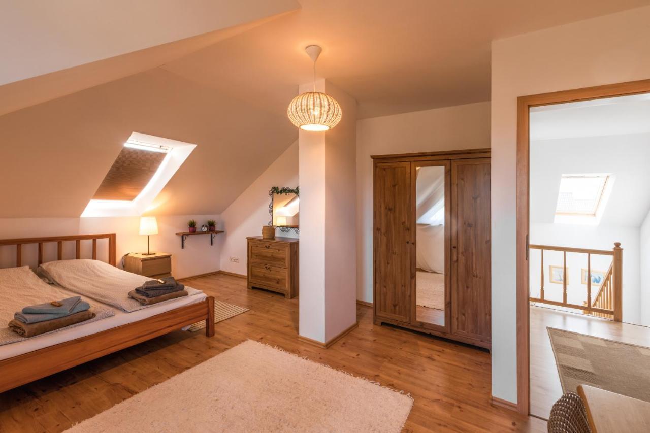 Landhaus Mit Garten ชเตชชิน ภายนอก รูปภาพ